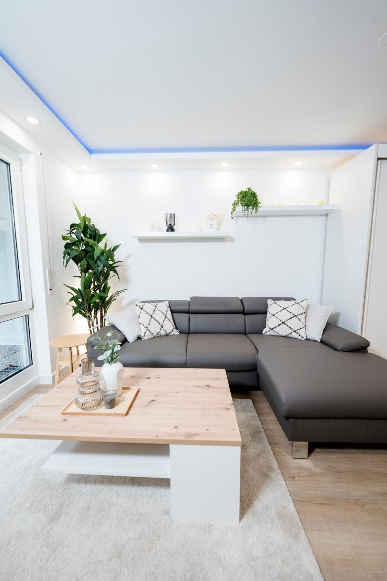 Bellabene Modernes Studio Apartment In Zentraler Lage Mit Terrasse, Parkplatz, Smarttv Pforzheim Exterior foto